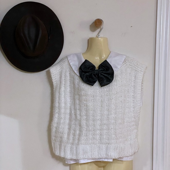 Vintage HANDCRAFTED Knit Boxy Sweater Vest, Creamy White - Picture 7 of 15